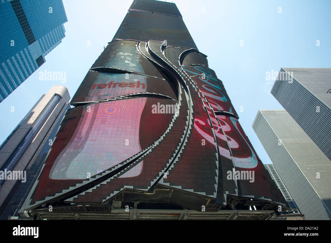 Panneau Coca-Cola vu à Times Square, à New York, le vendredi 21 juin 2013. (© Frances M. Roberts) Banque D'Images
