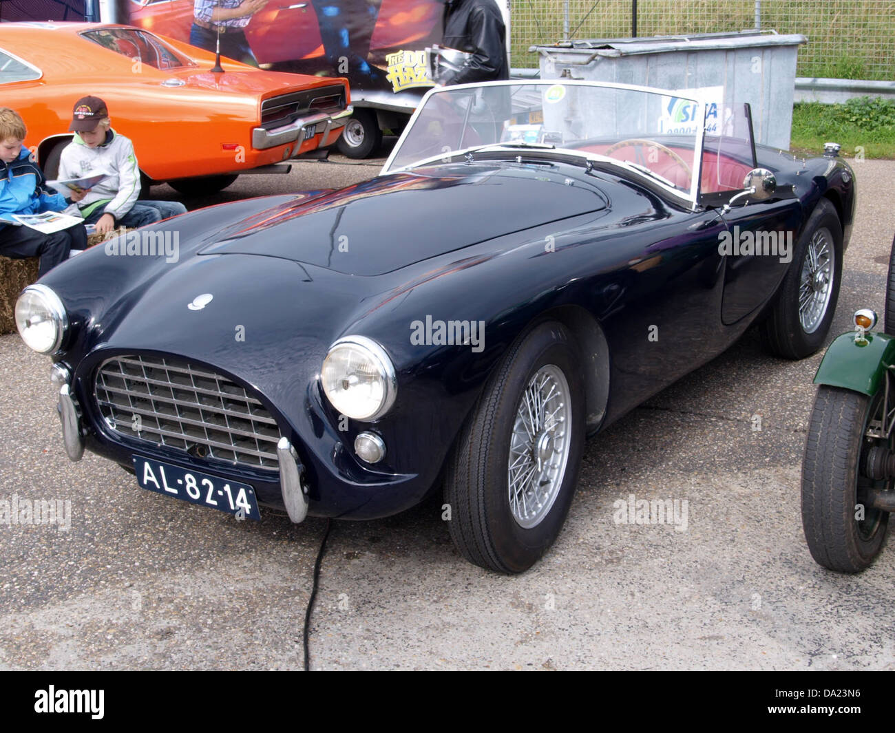 L'AC Ace Bristol 1957, Al-82-14, est une voiture de sport britannique classique qui a participé au Nationaal Oldtimer Festival Zandvoort 2010. L'événement met en valeur les voitures anciennes et l'héritage du sport automobile. Banque D'Images