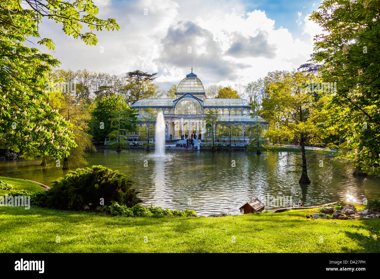 Le palais de cristal dans le parc Retiro, Madrid, Espagne. Banque D'Images