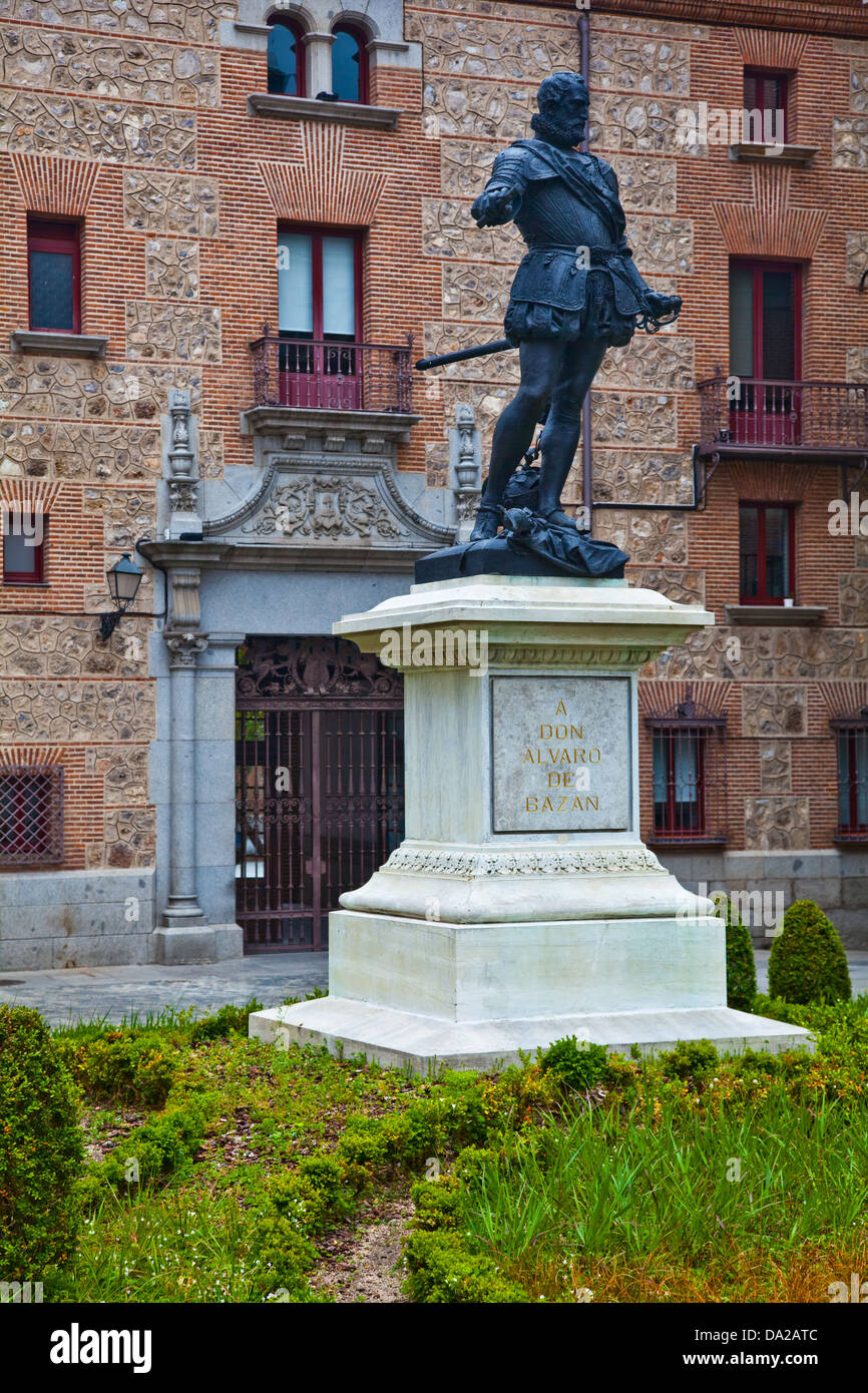 Statue d'Alvaro de Bazan à Madrid Banque D'Images