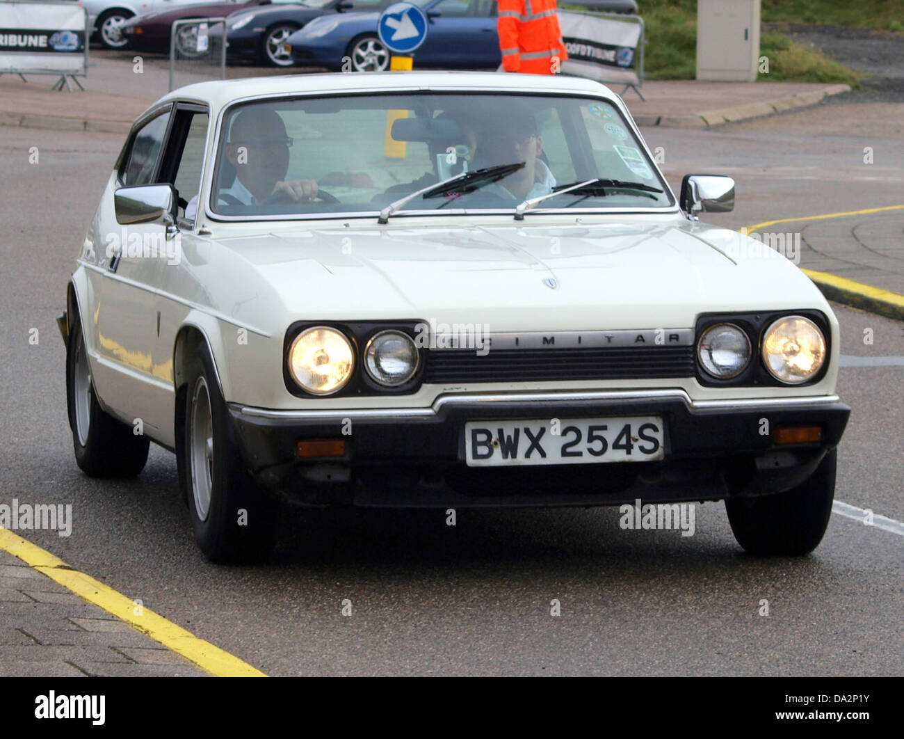 La SCIMITAR GTE, présentée au Nationaal Oldtimer Festival 2010 à Zandvoort, aux pays-Bas, est une voiture de sport britannique classique. Connue pour son design distinctif et ses performances, la SCIMITAR GTE témoigne de l’ingénierie automobile vintage et de la passion pour les voitures classiques. Banque D'Images