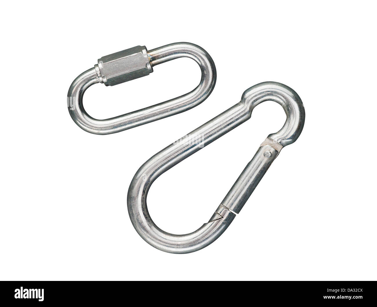 Une paire de mousquetons pour la meilleure sécurité alors que l'escalade en montagne Banque D'Images