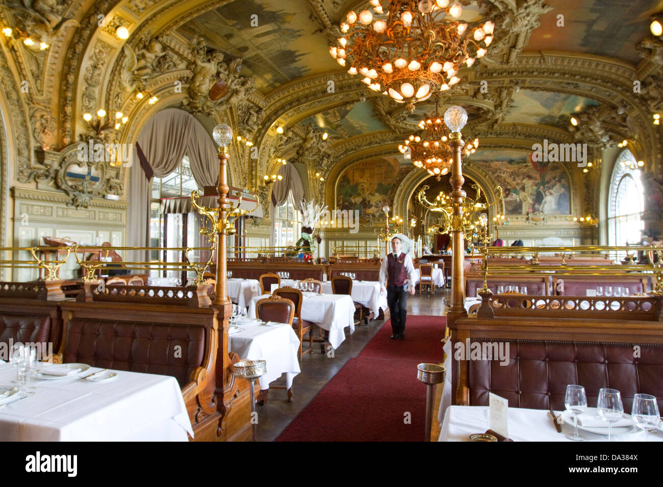 Le restaurant Le Train Bleu construit à l'occasion de l'Exposition Universelle de 1900 par paires France Banque D'Images