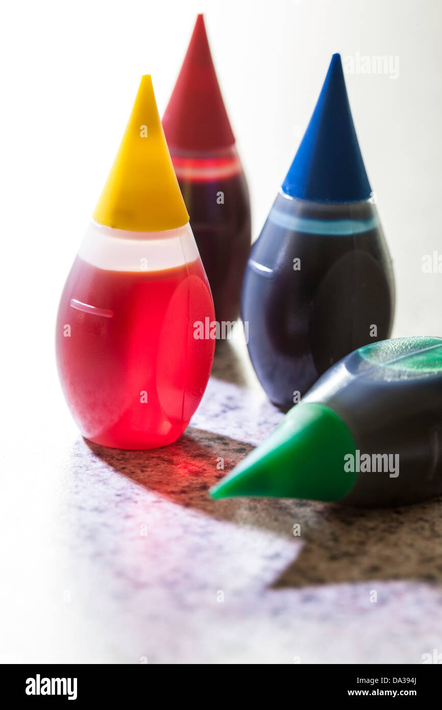 Colorants alimentaires les bouteilles en plastique, USA Banque D'Images