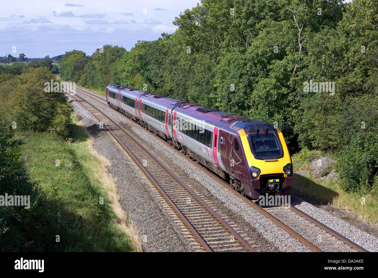 Un XC Voyager passe par Shrewely Warks, avec 1O14 1027 à Manchester Piccadilly Bournemouth sur 13/09/12. Banque D'Images