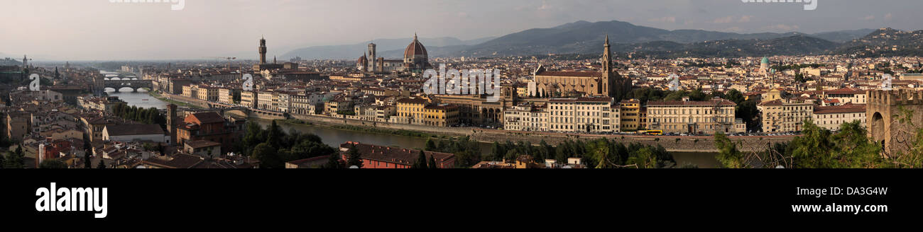 Vue panoramique à partir de la Piazzale Michelangelo à Florence Banque D'Images