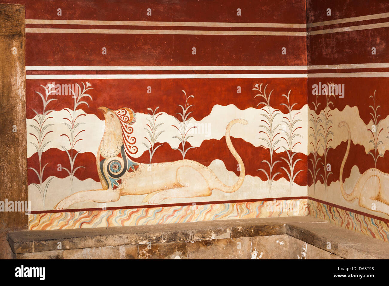 Fresque murale d'un griffon dans la salle du trône, Palais de Knossos, Knossos, Crète, Grèce Banque D'Images