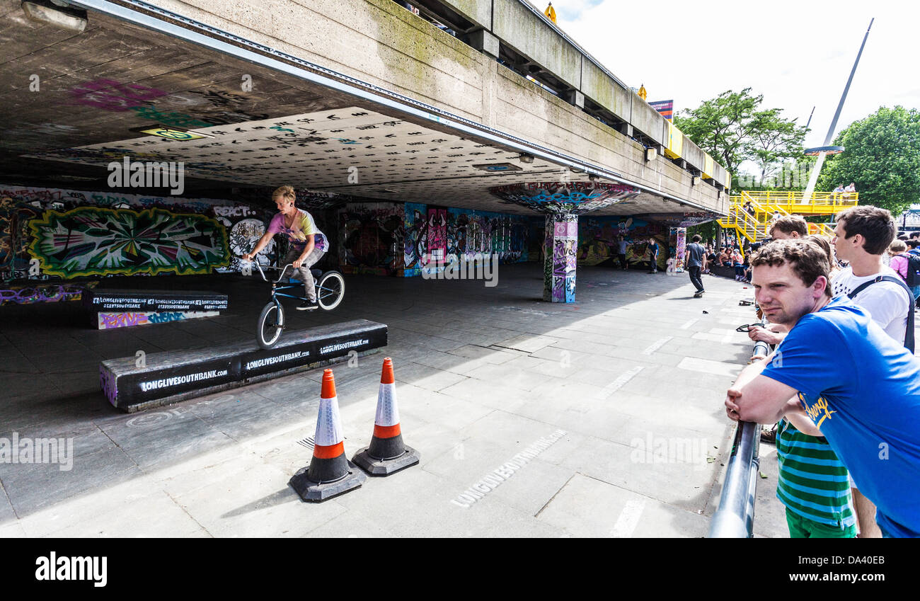 The Skatepark, Southbank Center, Londres, Angleterre, Royaume-Uni. Banque D'Images