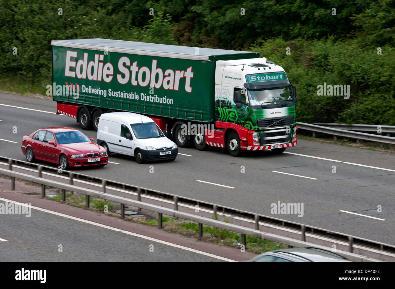 Eddie Stobart camion sur l'autoroute M40, dans le Warwickshire, Royaume-Uni Banque D'Images