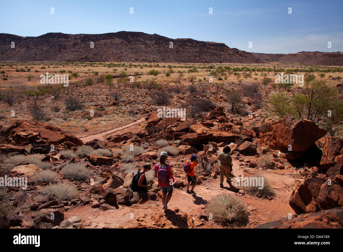 Les touristes à Twyfelfontein, UNESCO World Heritage Site, Damaraland, Namibie, Afrique Banque D'Images