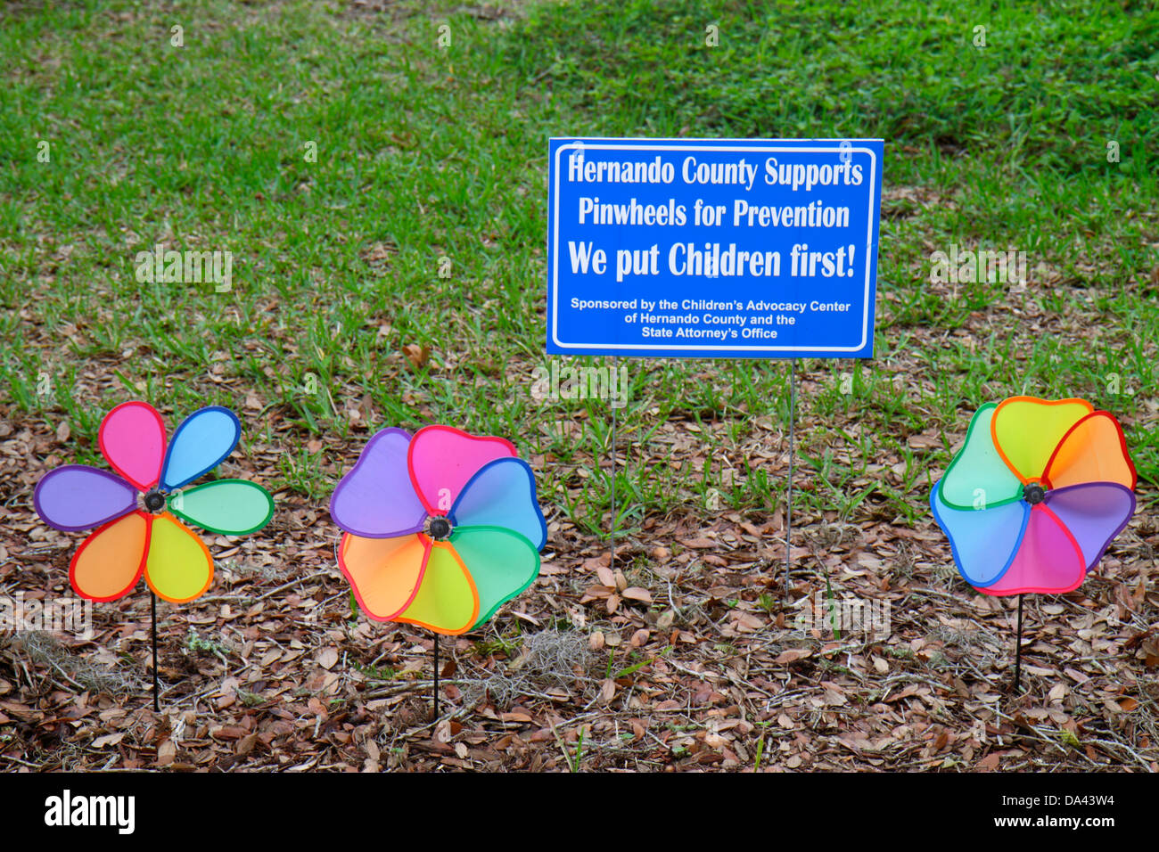 Florida Brooksville,Pinwheels for Preservation,Children's Advocacy Center,centre,droits,protection,enfants,les visiteurs voyagent tour touriste tou Banque D'Images