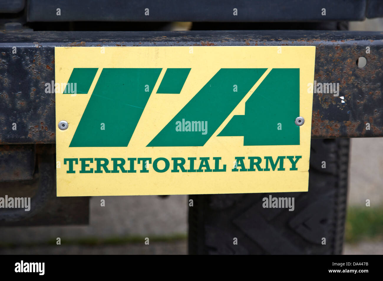 Logo de l'armée territoriale de l'armée britannique sur une landrover au Royaume-Uni Banque D'Images