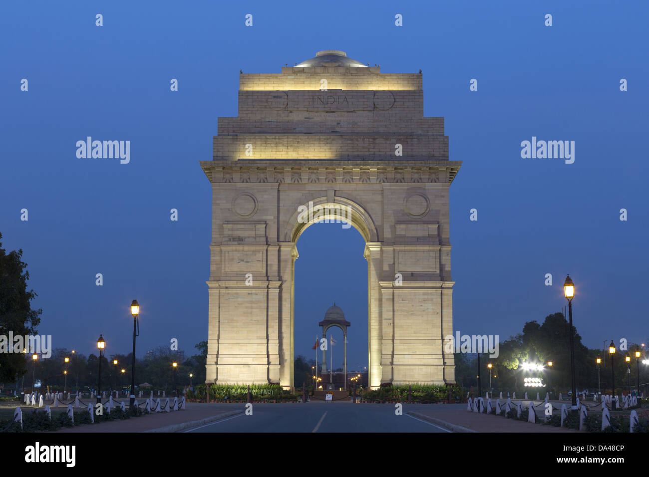 Avis de War Memorial est éclairée la nuit, la porte de l'Inde, New Delhi, Delhi, Inde, Mars Banque D'Images