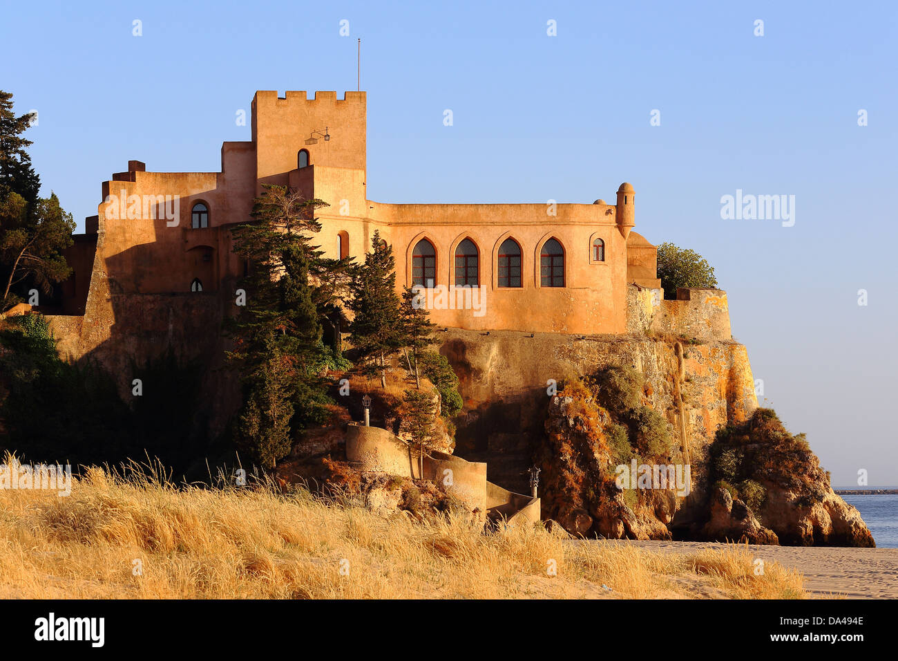 Château à Ferragudo, fort de São João do Arade, Portugal Banque D'Images