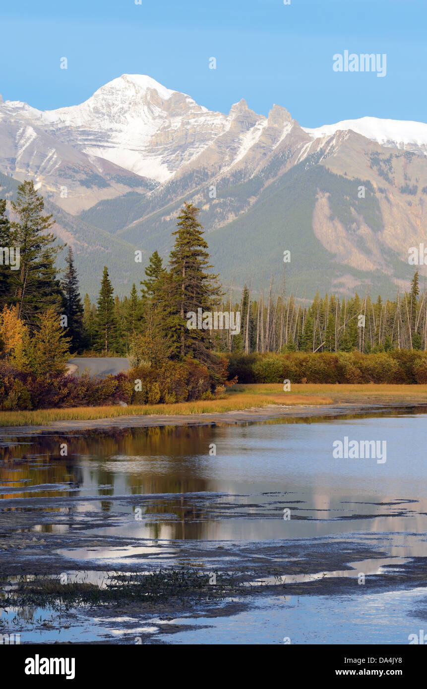 Lacs Vermillion en face du mont Norquay Banff National Park Alberta Canada Banque D'Images