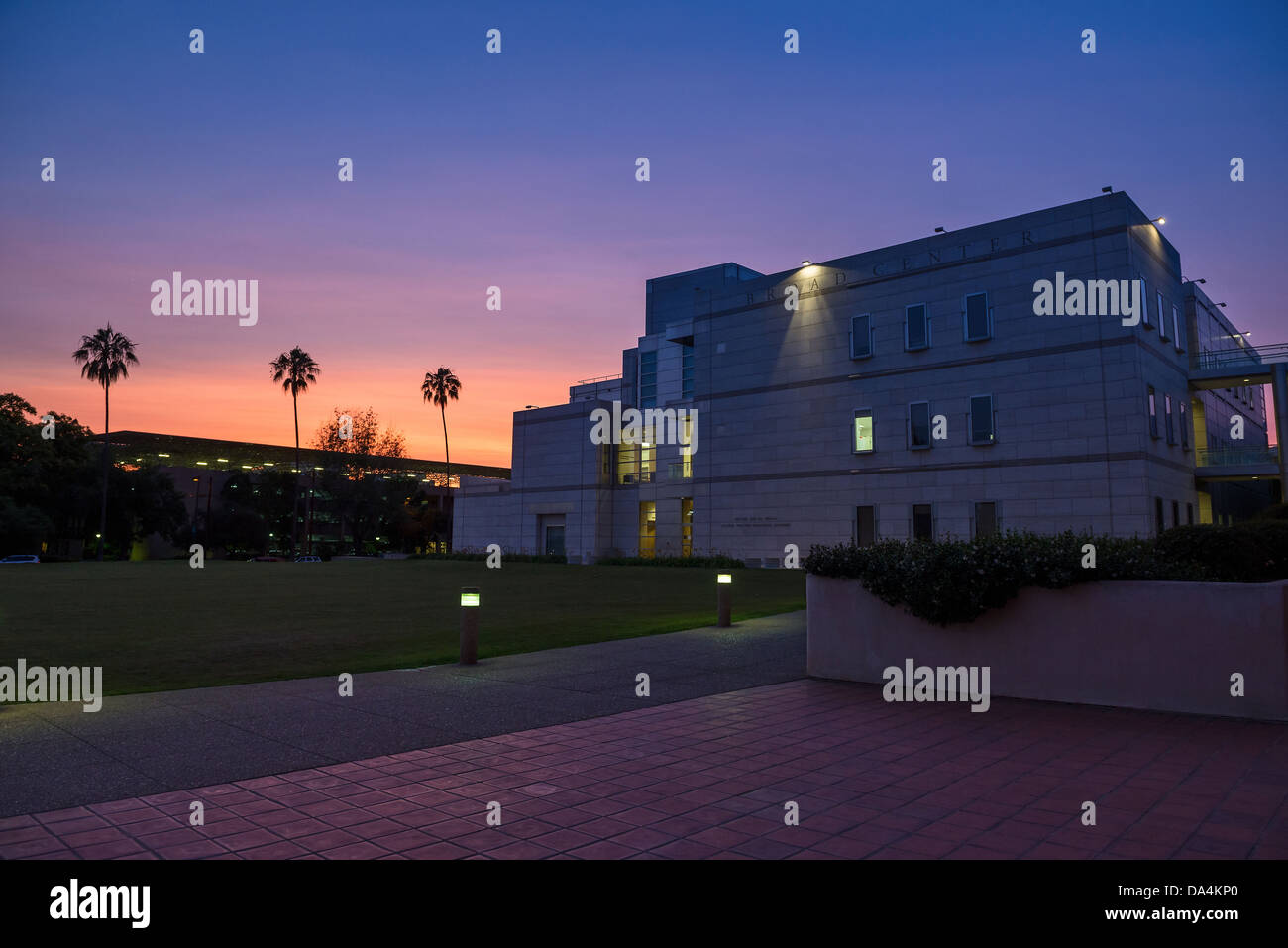 Le vaste centre des sciences biologiques sur le campus de Caltech, l'Institut de technologie de Californie. Banque D'Images
