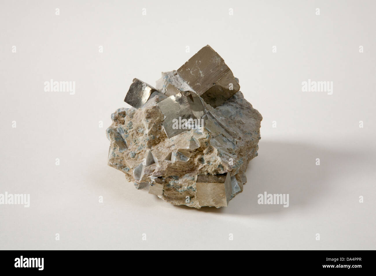 Le Pyrite Pyrite minéraux, ou de la pyrite de fer, est un sulfure de fer avec la formule FeS2. Banque D'Images