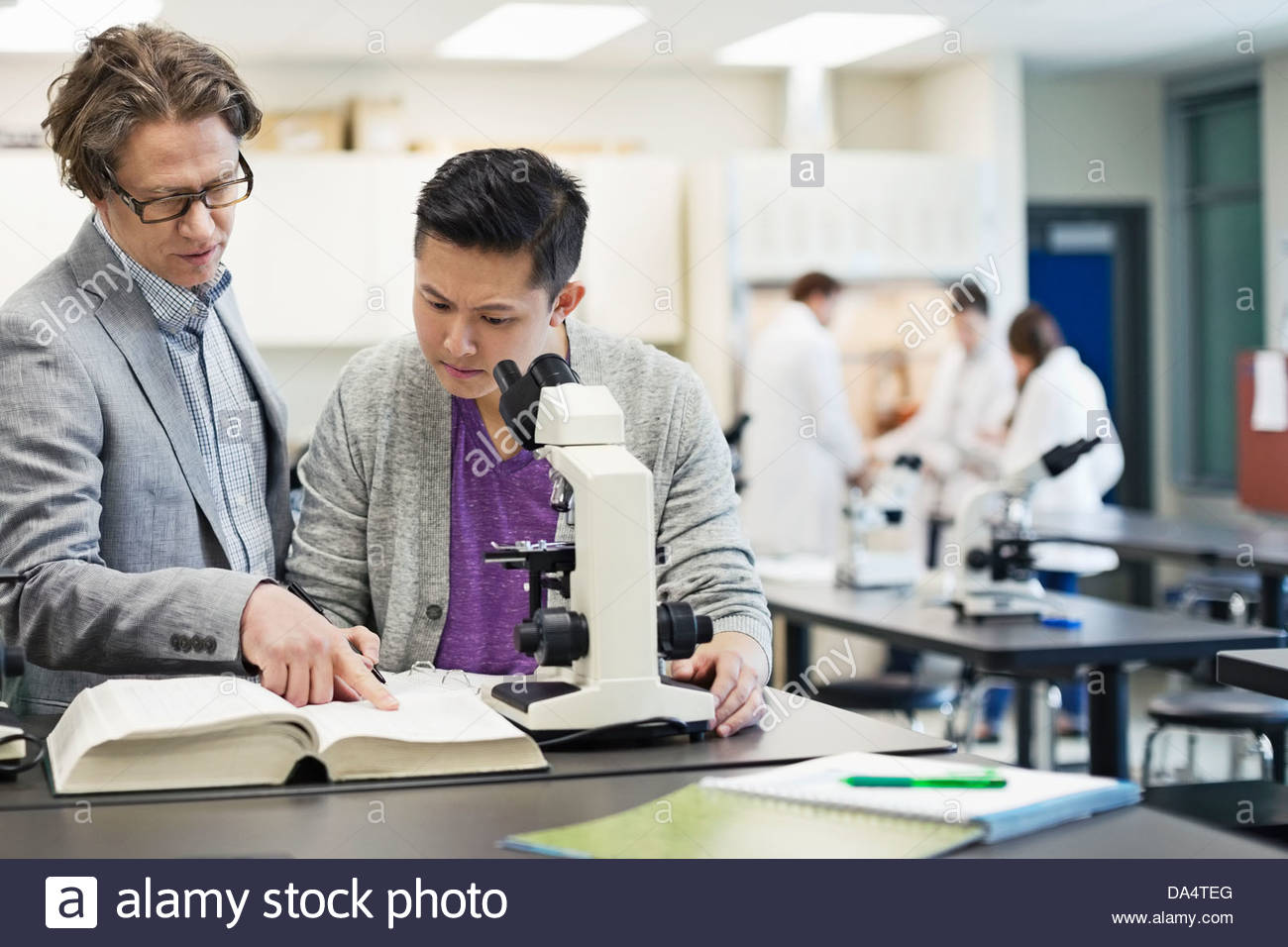 professeur-de-communication-scientifique-banque-de-photographies-et-d