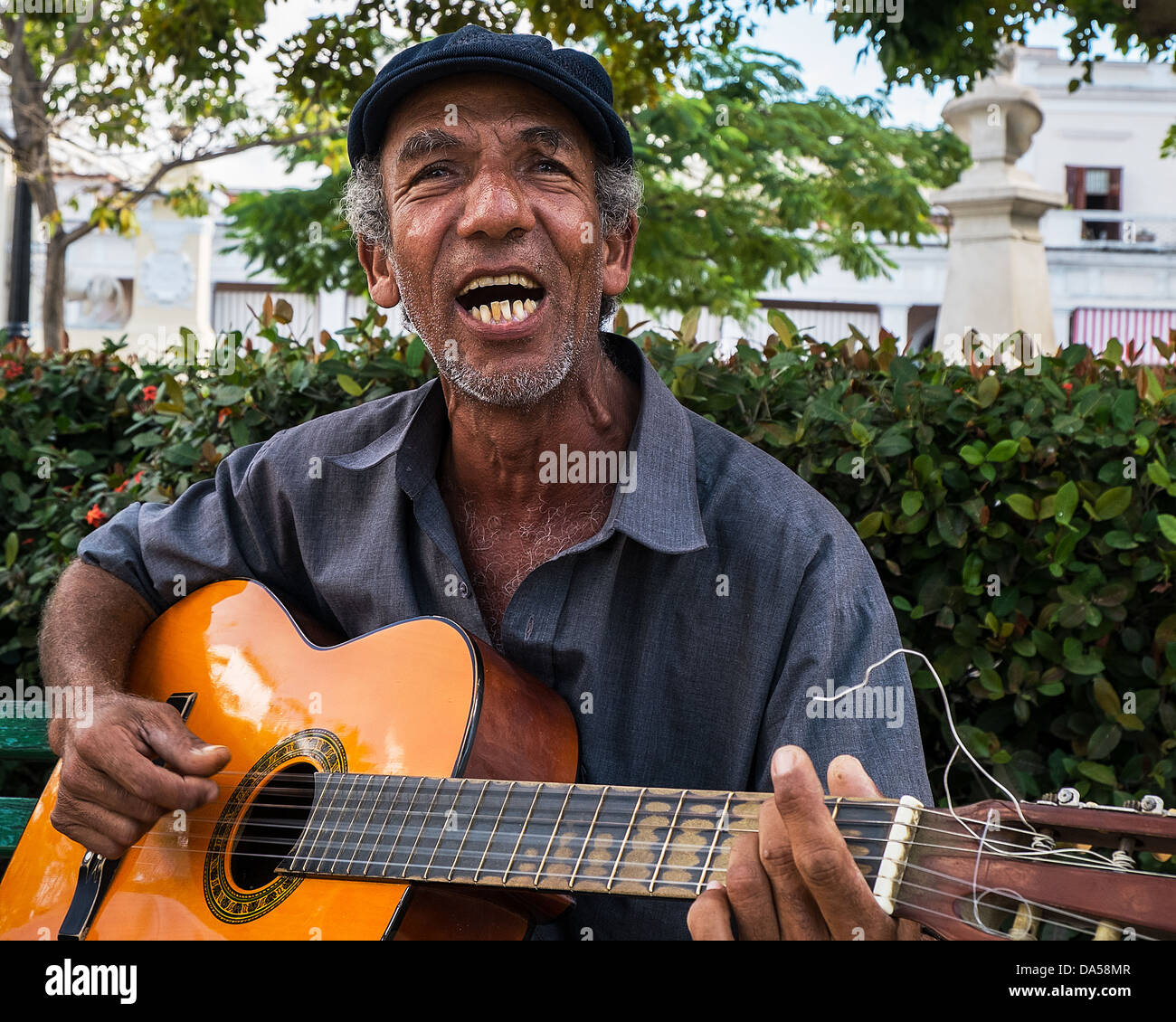 Musicien ambulant avec guitare, Cienfuegos Banque D'Images