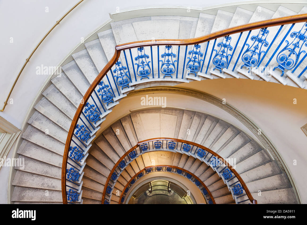 L'Angleterre, Londres, Aldwych, Somerset House, Courtauld Gallery and Museum, d'escalier Banque D'Images