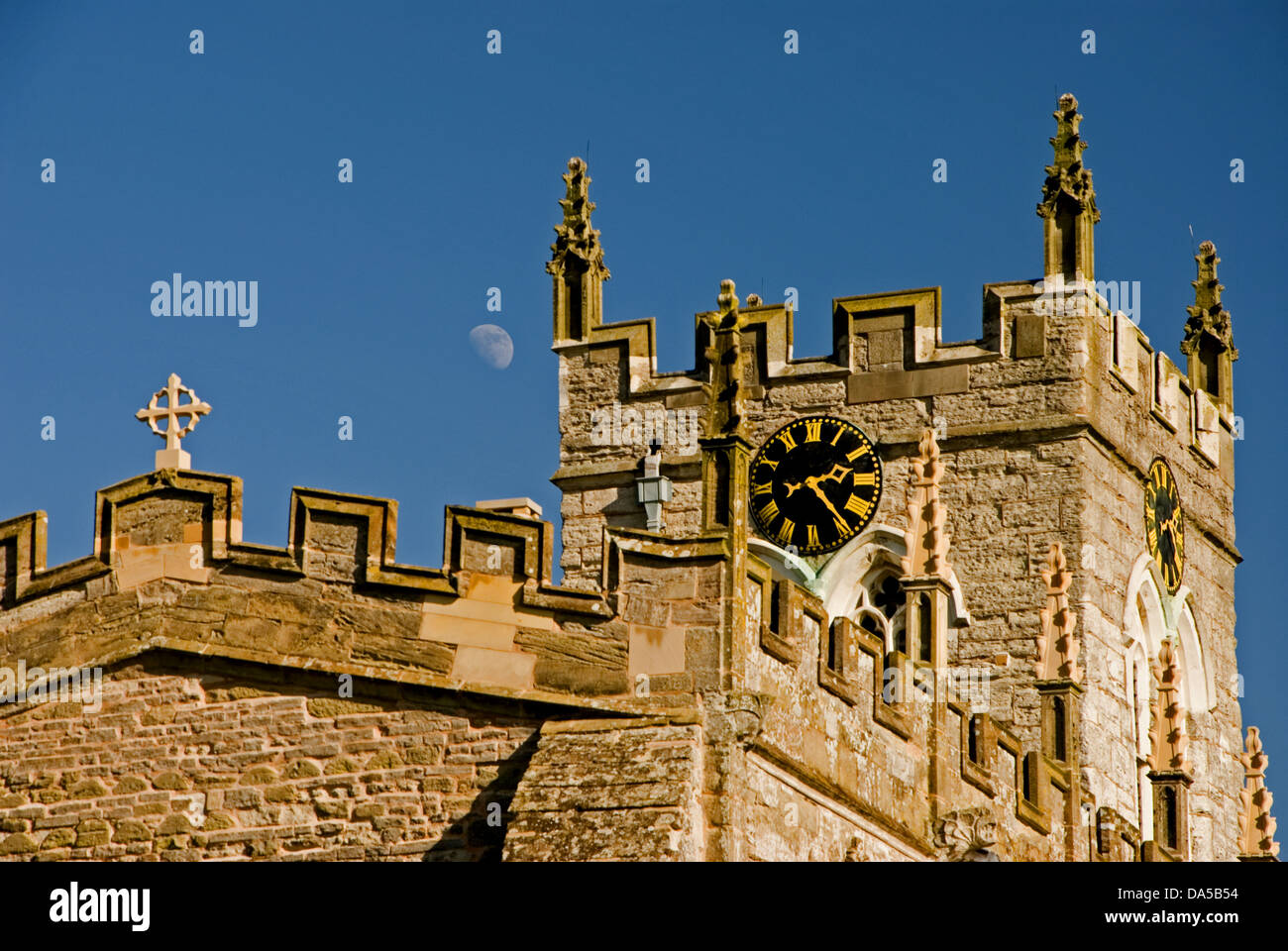 Wooton Wawen, Warwickshire et l'église du village de St Peters est l'une des plus anciennes églises saxonnes d'Angleterre. Banque D'Images