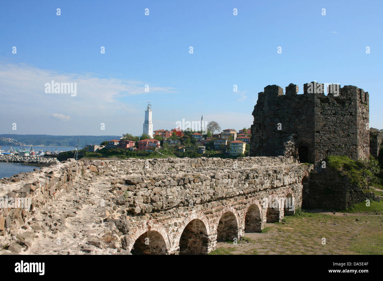 Château génois médiévale et phare de Rumeli à Istanbul ,côté de la Mer Noire Banque D'Images