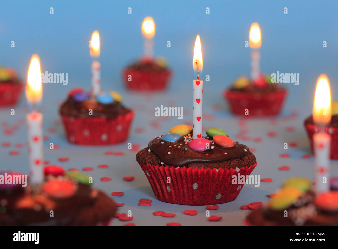 Decoration Habillage Dessert Fete Anniversaire Fete Gateau D Anniversaire Anniversaire Coeur Coeurs Bougie Bougie Photo Stock Alamy Decoration Habillage Dessert Fete Anniversaire Fete Gateau D Anniversaire Anniversaire Coeur Coeurs Bougie Bougie Photo Stock Alamy