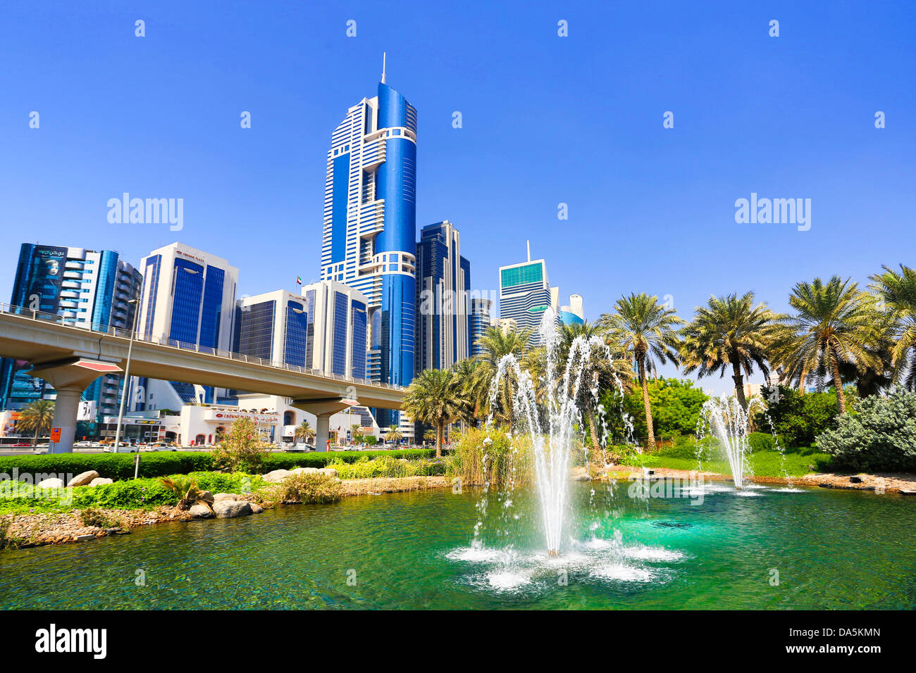 Émirats Arabes Unis, ÉMIRATS ARABES UNIS, Dubai, Ville, bâtiments, Sheikh Zayed Road, Dubaï,, l'architecture, bleu, centre-ville, unis, fontaine, Banque D'Images