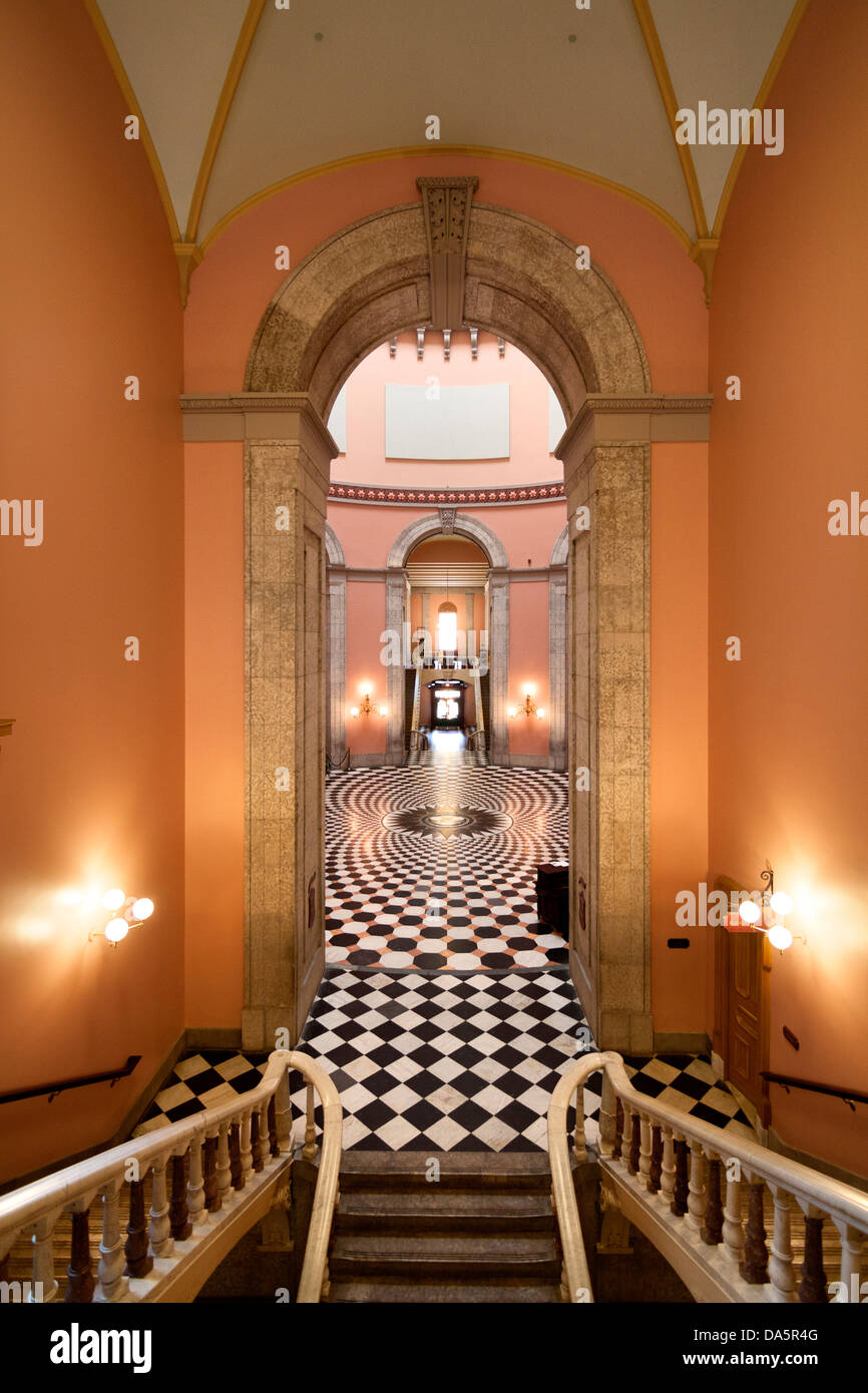 Un couloir à l'intérieur du bâtiment du Capitole de l'état de l'Ohio à Columbus, Ohio, USA. Banque D'Images