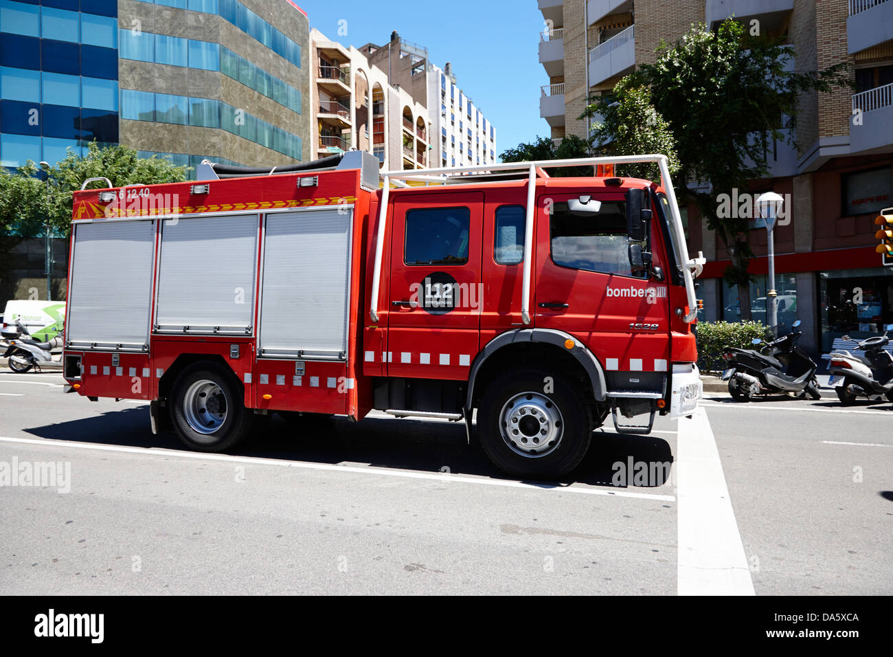 Bombardiers espagnol fire engine service au centre-ville de Tarragone catalogne espagne Banque D'Images