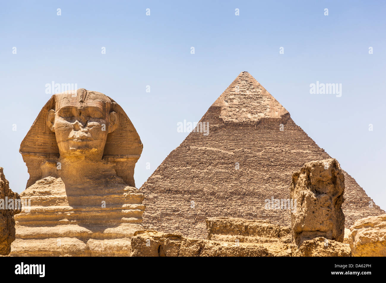 Le grand Sphinx et pyramide de Khafré, également connu sous le nom de pyramide de Khéphren, Giza, Le Caire, Egypte Banque D'Images