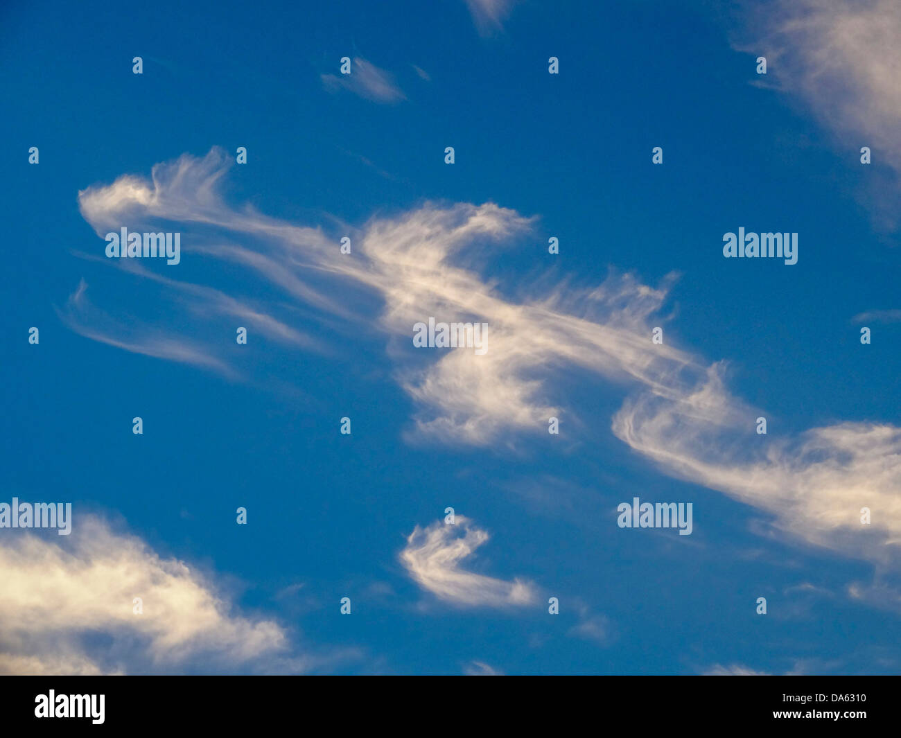 Blanc, bleu, nuages, dessins, fluffy, sky Banque D'Images