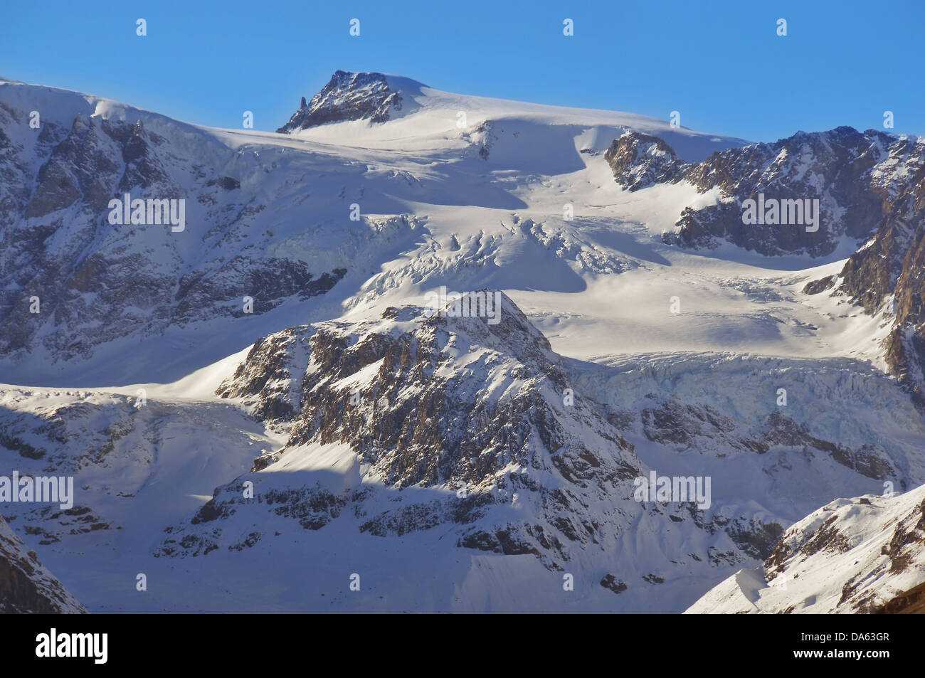 La tete blanche dans les alpes suisses du sud, un sommet historique sur la célèbre Haute Route de Chamonix à Zermatt Banque D'Images