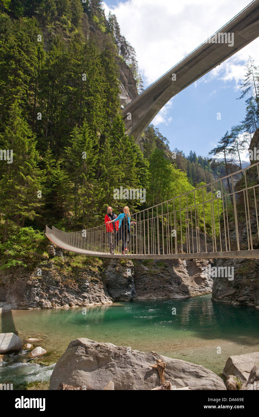 Pont suspendu, Suransun, Via Mala, Hinterrhein, Rhin, canton, GR, Grisons, Grisons, bridge, de ravin, canyon, sentier, Wal Banque D'Images