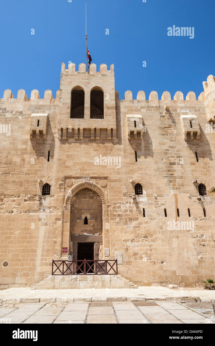 Citadelle de Qaitbay, aussi connu sous le nom de Fort de Qaitbay, Alexandria, Egypte Banque D'Images