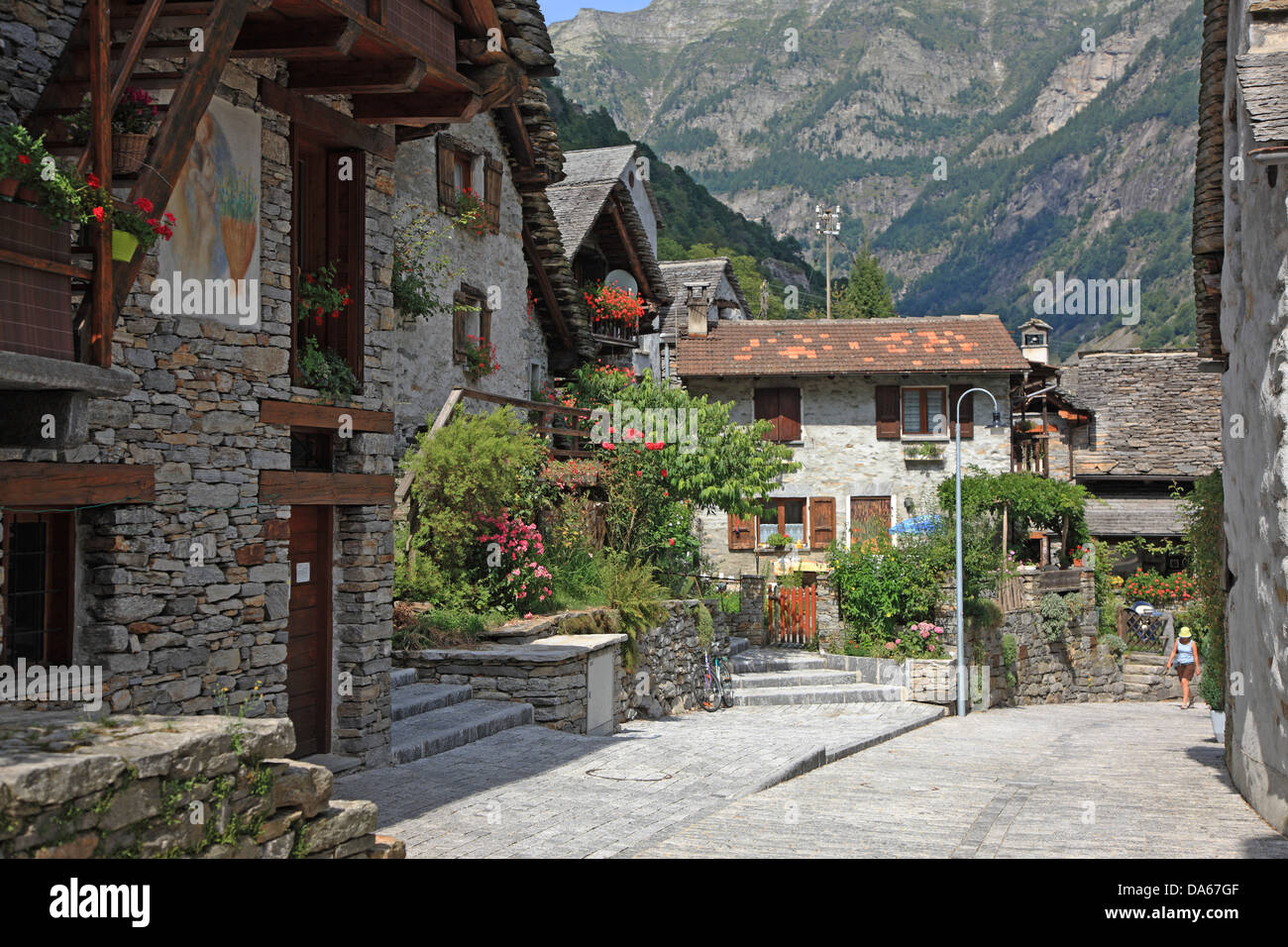 La Suisse, l'Europe, Canton du Tessin, de la vallée de Verzasca, Sonogno, Voyage, géographie, Village, Pierre, maison, Swiss, tranquille, pittoresque Banque D'Images