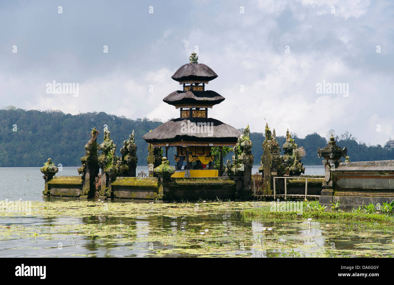 Pura Ulun Danu temple sur le lac Bratan Banque D'Images