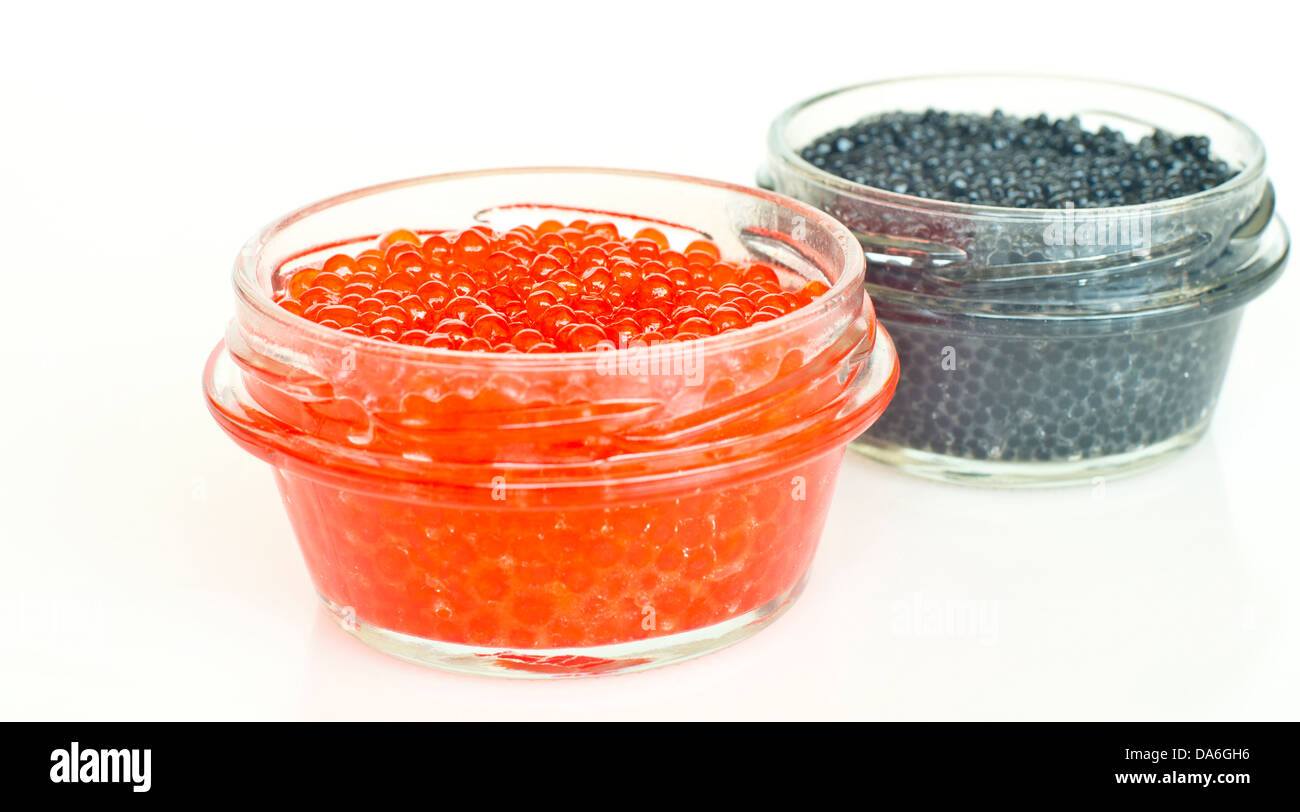 Difference Oeufs De Lompe Rouge Et Noir Le caviar est l'œuf de poisson d'esturgeon Banque de photographies et  d'images à haute résolution - Alamy