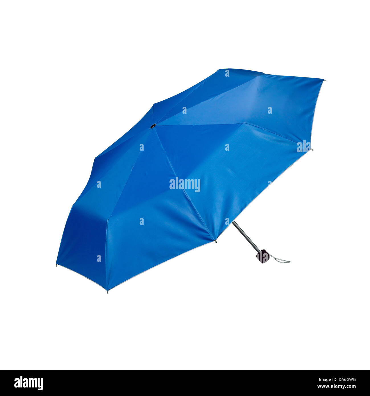 Un petit parapluie bleu isolé sur fond blanc Banque D'Images