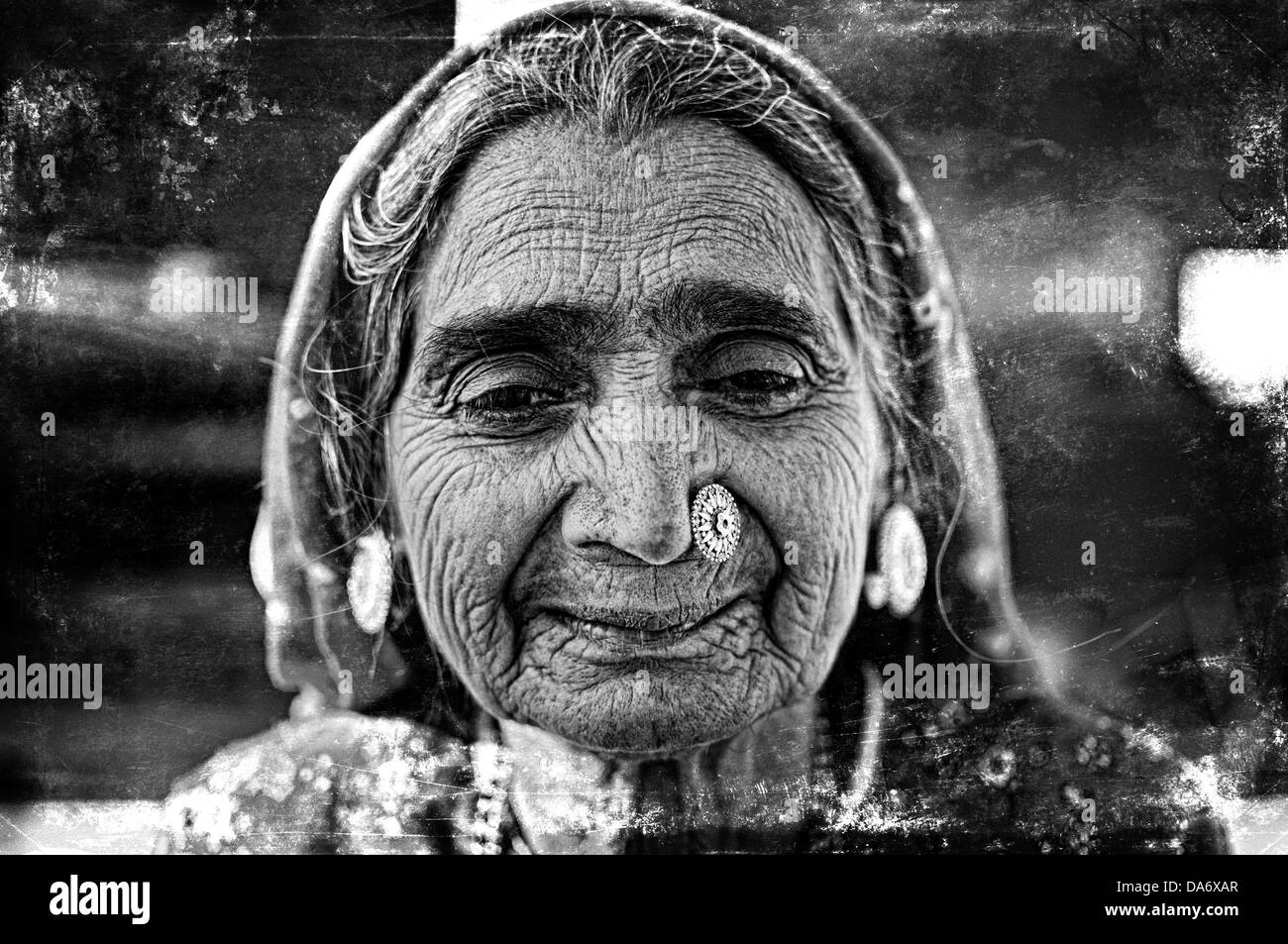 Portrait de femme à Bhuj Rabari aîné. Kutch, Gujarat, Inde Banque D'Images