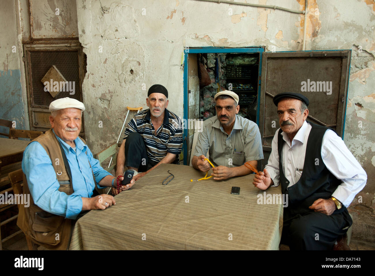 Türkei, Adana, Männer im alten Kahve en Baazar-Viertel haus Uhrturm Banque D'Images
