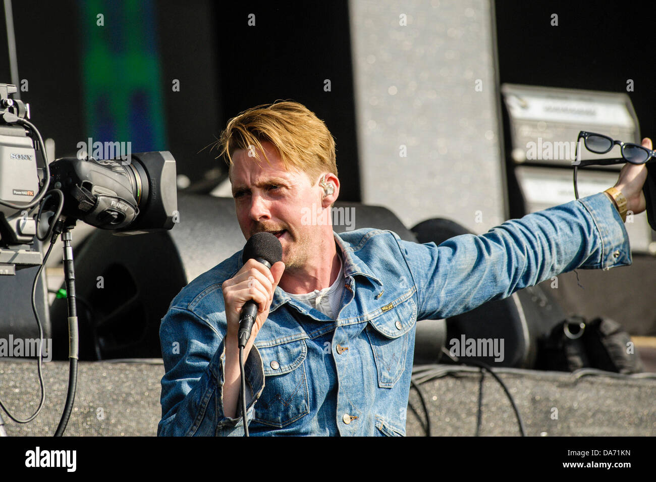 Hyde Park, London, UK. 5 juillet, 2013. Kaiser Chiefs joue Barclaycard présente l'heure d'été britannique Hyde Park le 05/07/2013 à . Les personnes sur la photo : Ricky Wilson. Photo par Julie Edwards Banque D'Images