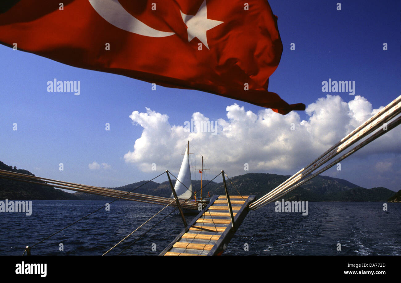 Yachting le long du littoral de la Riviera turque près de Marmaris Turquie sud-ouest Banque D'Images