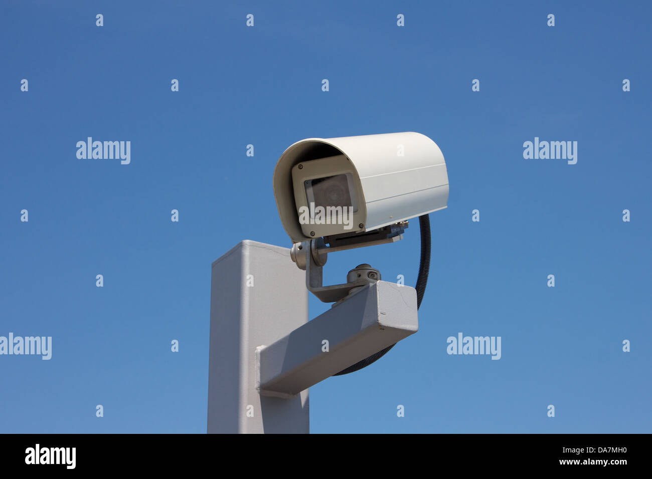 Caméra de surveillance extérieur moderne orienté vers la gauche. Banque D'Images