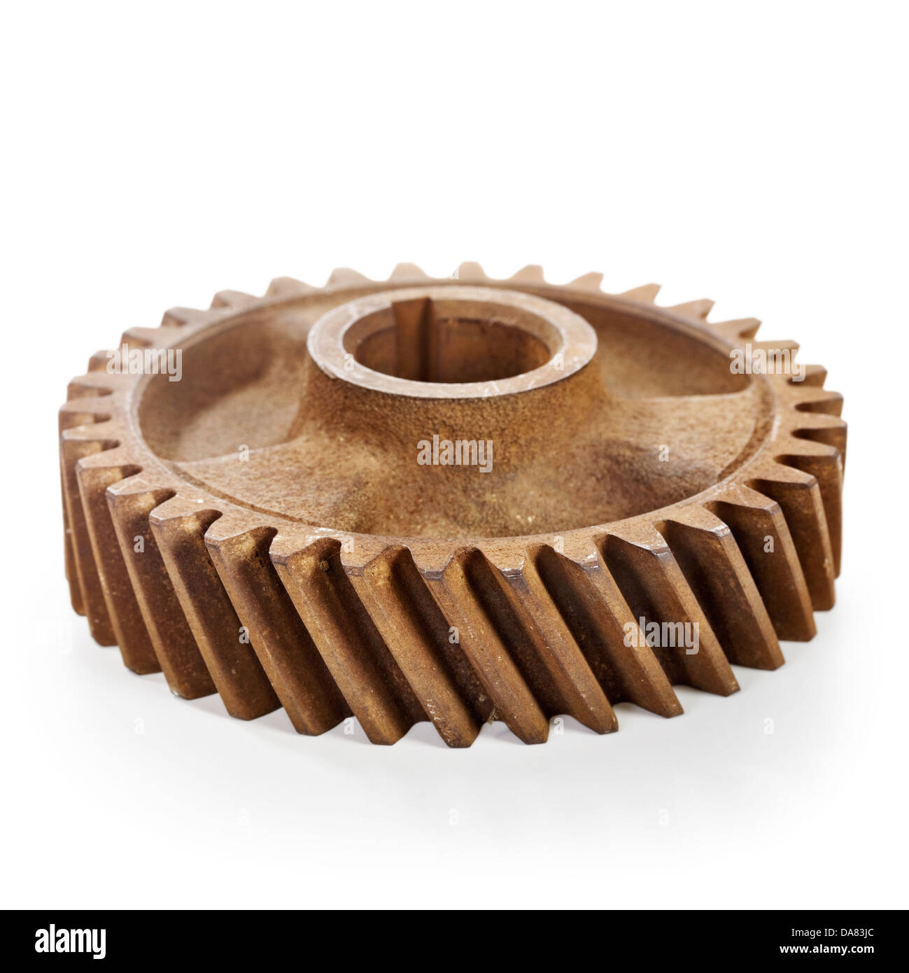 Old rusty cog pignon sur fond blanc Banque D'Images