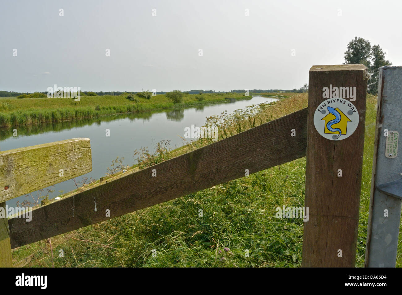 Les rivières sentier façon Fen signe sur le bord de la rivière Great Ouse à peu de Thetford, España Banque D'Images