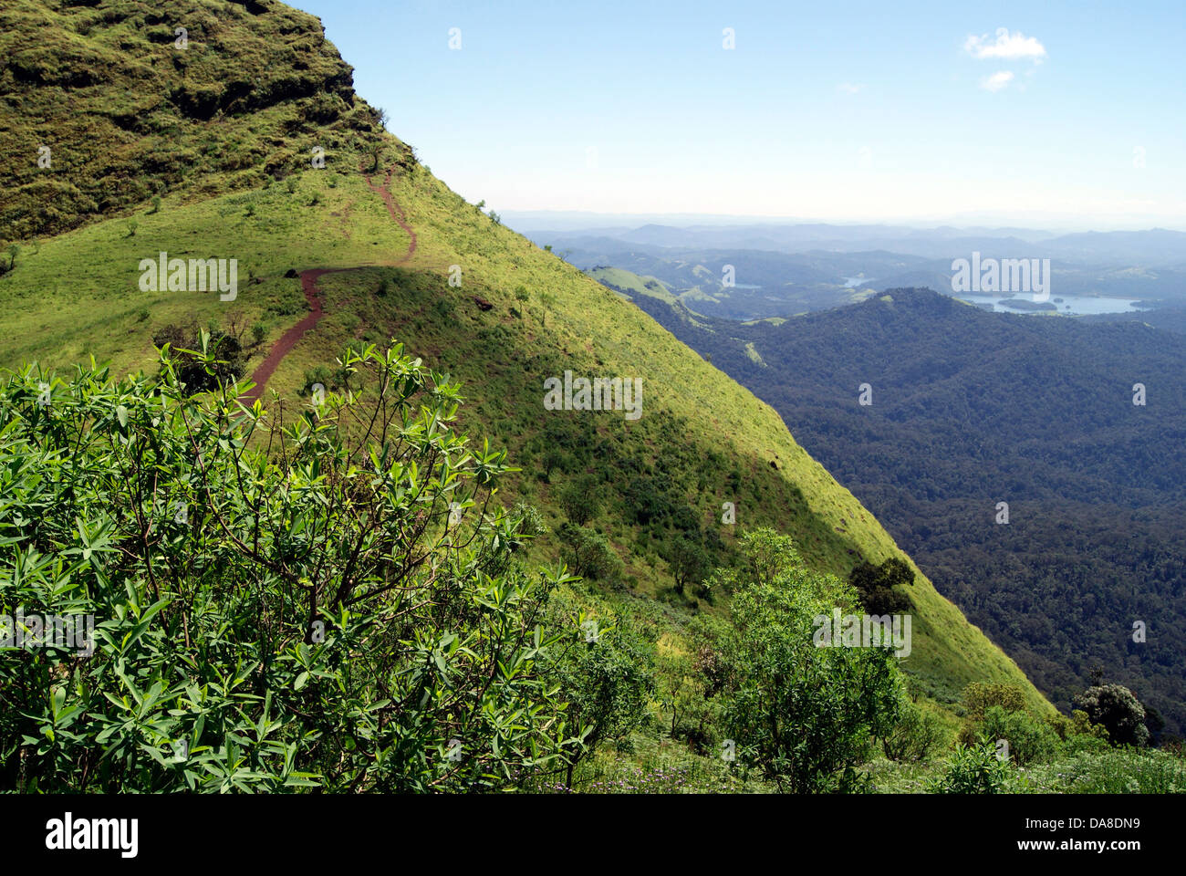 Kodachadri Pic de Montagne Western Ghats et vue sur la vallée au sud de l'Inde ( ) Site du patrimoine national Banque D'Images