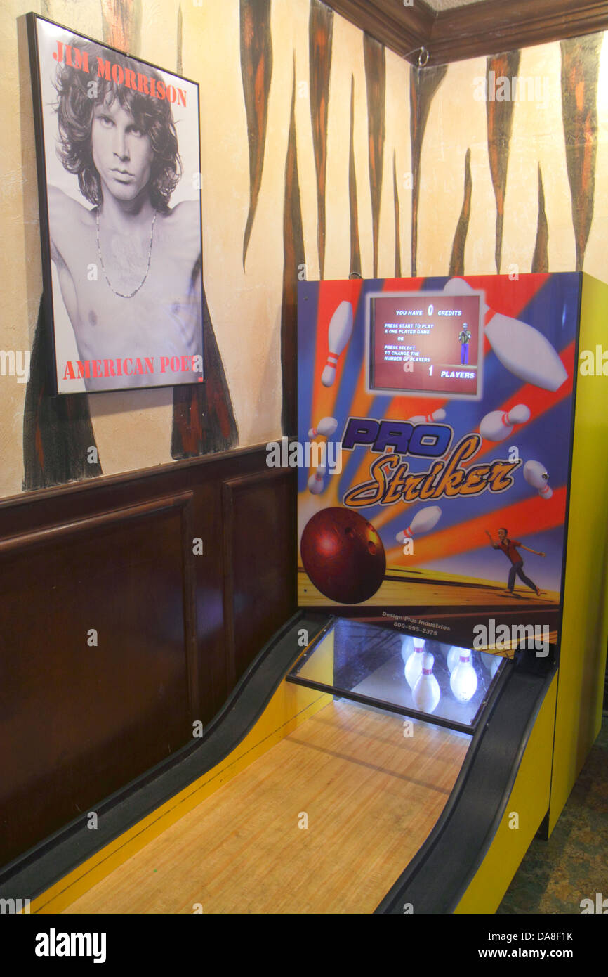 Florida Marco Island, Marco Island Brewery, restaurant restaurants cuisine manger dehors café cafés bistrot, sports bar bars, pub, intérieur intérieur, bowling Banque D'Images