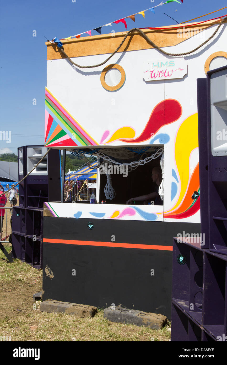 Le navire d'argent Wow étape Hayes autrefois le village de danse au festival de Glastonbury 2013. Banque D'Images