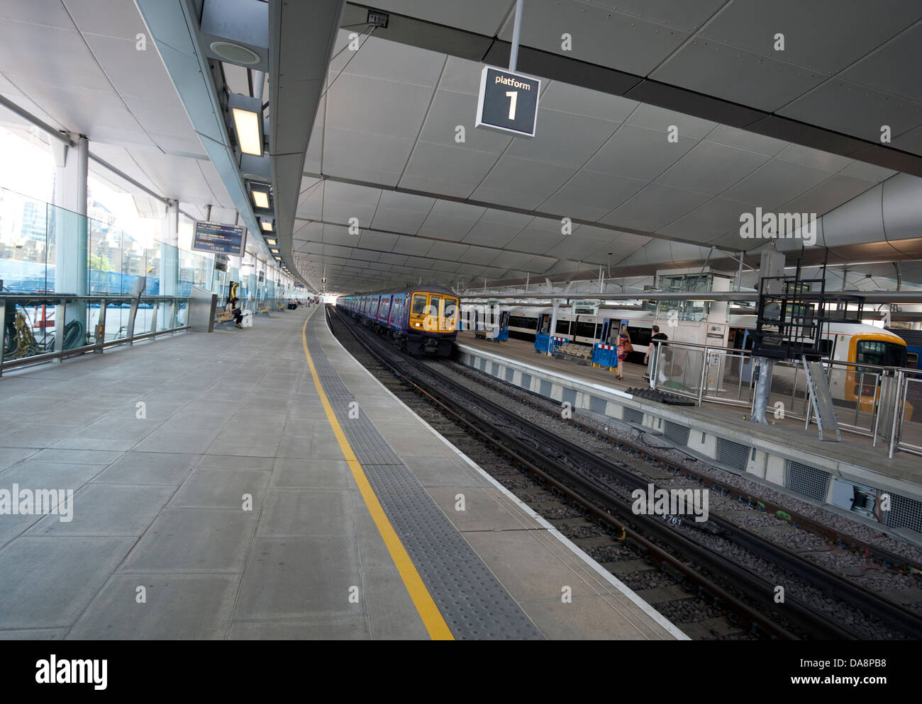 New Blackfriars overground railway station, Londres le dimanche après-midi calme Banque D'Images
